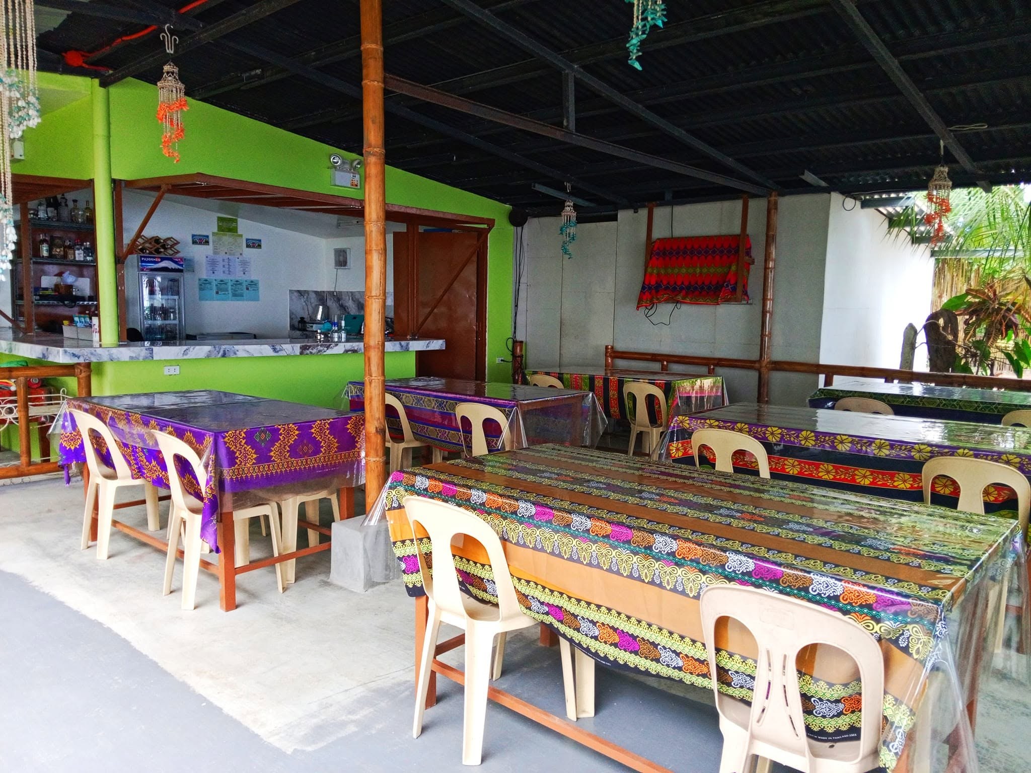 Long tables ready for dinner service